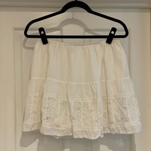 Lace white skirt